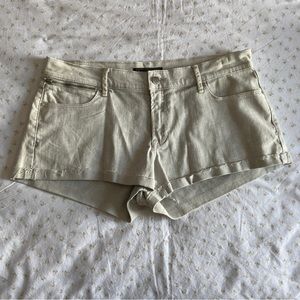 abercrombie and fitch light wash denim shorts 🫶🏼